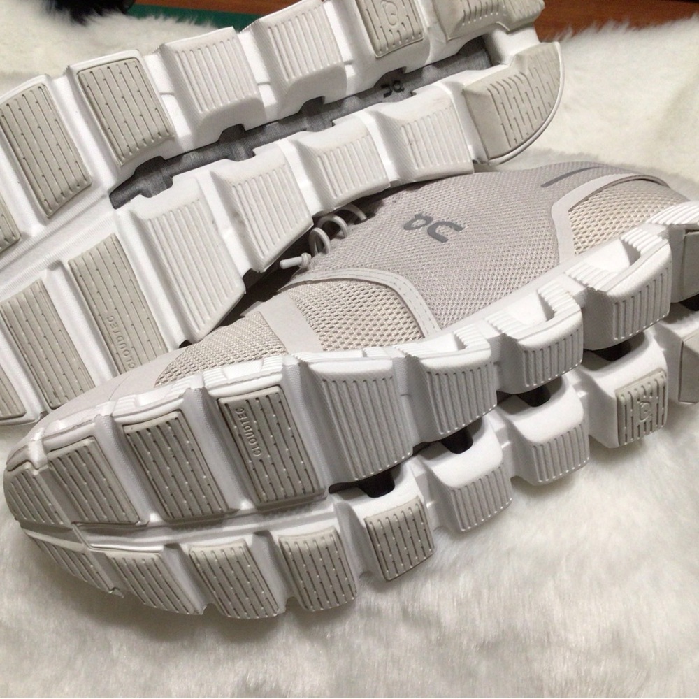 On cloud 5 tennis shoes - Picture 2 of 5